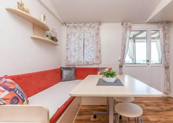 Дом отдыха Cozy Home In Sveti Filip I Jakov