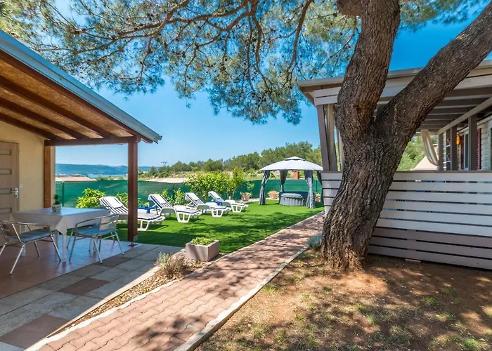 Cozy Home In Sveti Filip I Jakov Свети-Филип-и-Яков