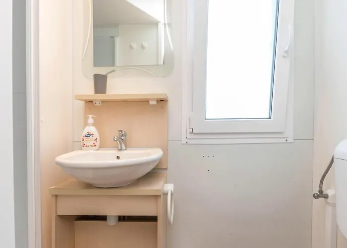Cozy Home In Sveti Filip I Jakov *