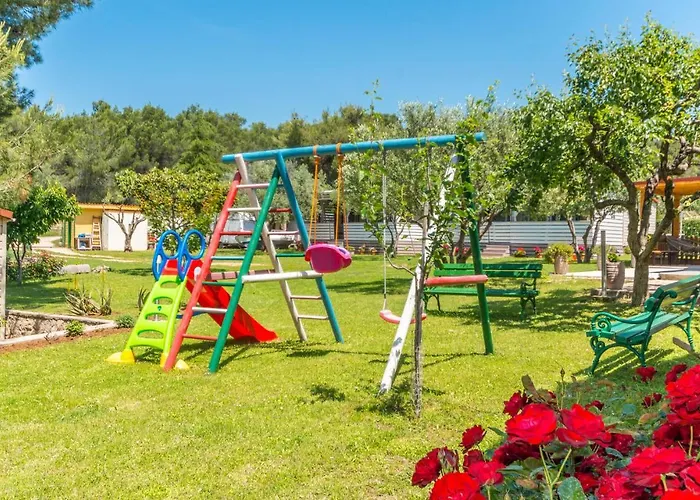 Cozy Home In Sveti Filip I Jakov *