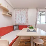 Semesterbostad Cozy Home In Sveti Filip I Jakov