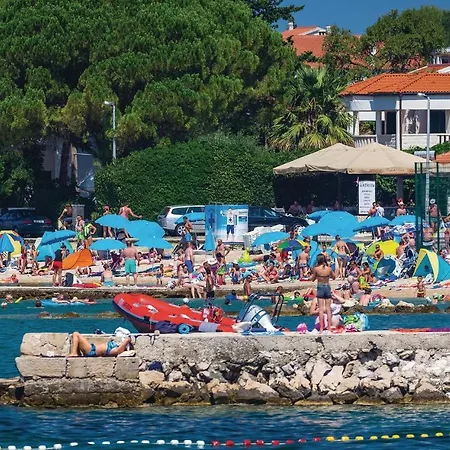 Cozy Home In Sveti Filip I Jakov *