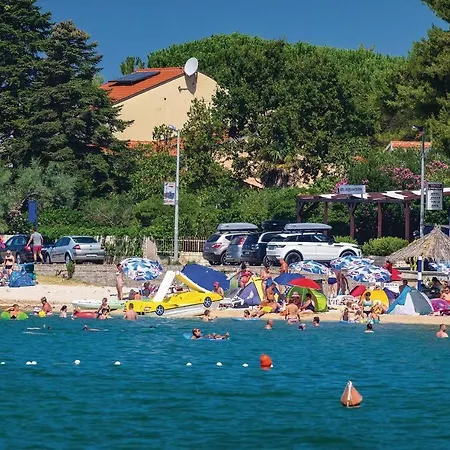 Cozy Home In Sveti Filip I Jakov Casa vacanze *