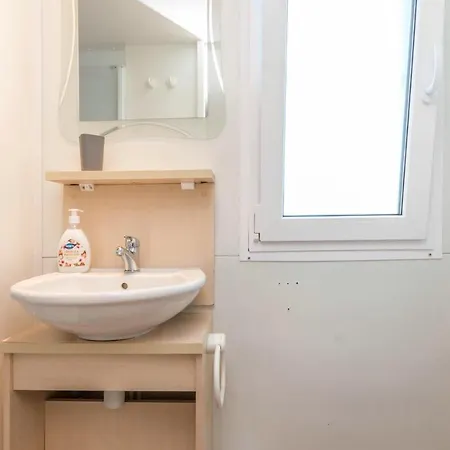 Awesome Home In Sveti Filip I Jakov *