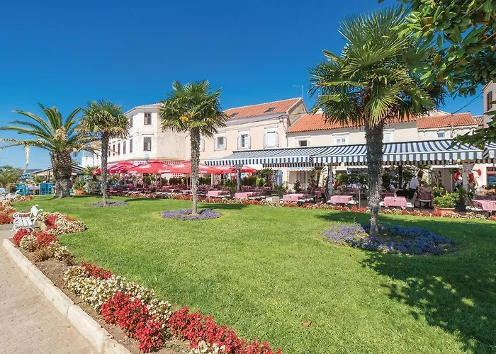 Cozy Home In Sveti Filip I Jakov
