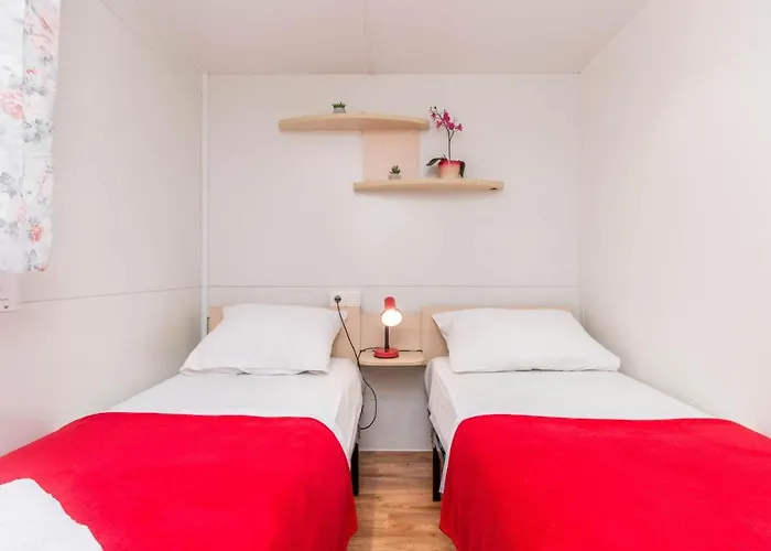 Cozy Home In Sveti Filip I Jakov Casa vacanze *