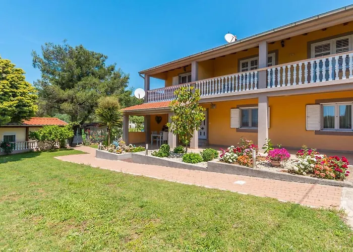 Cozy Home In Sveti Filip I Jakov Casa vacanze Sveti Filip i Jakov