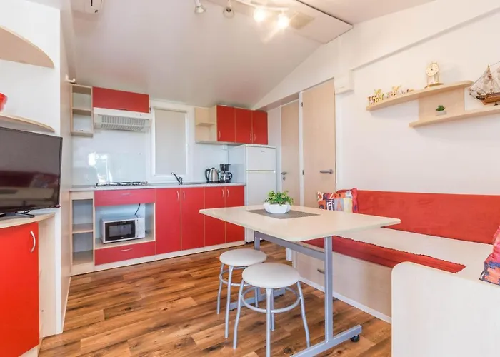 Casa vacanze Cozy Home In Sveti Filip I Jakov