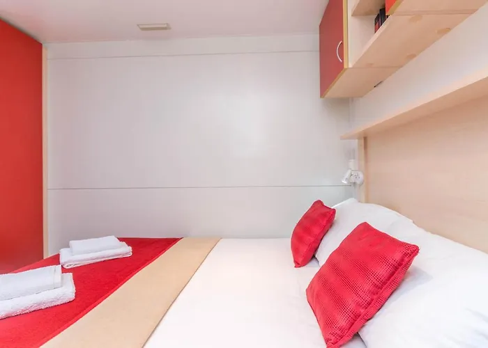 Cozy Home In Sveti Filip I Jakov